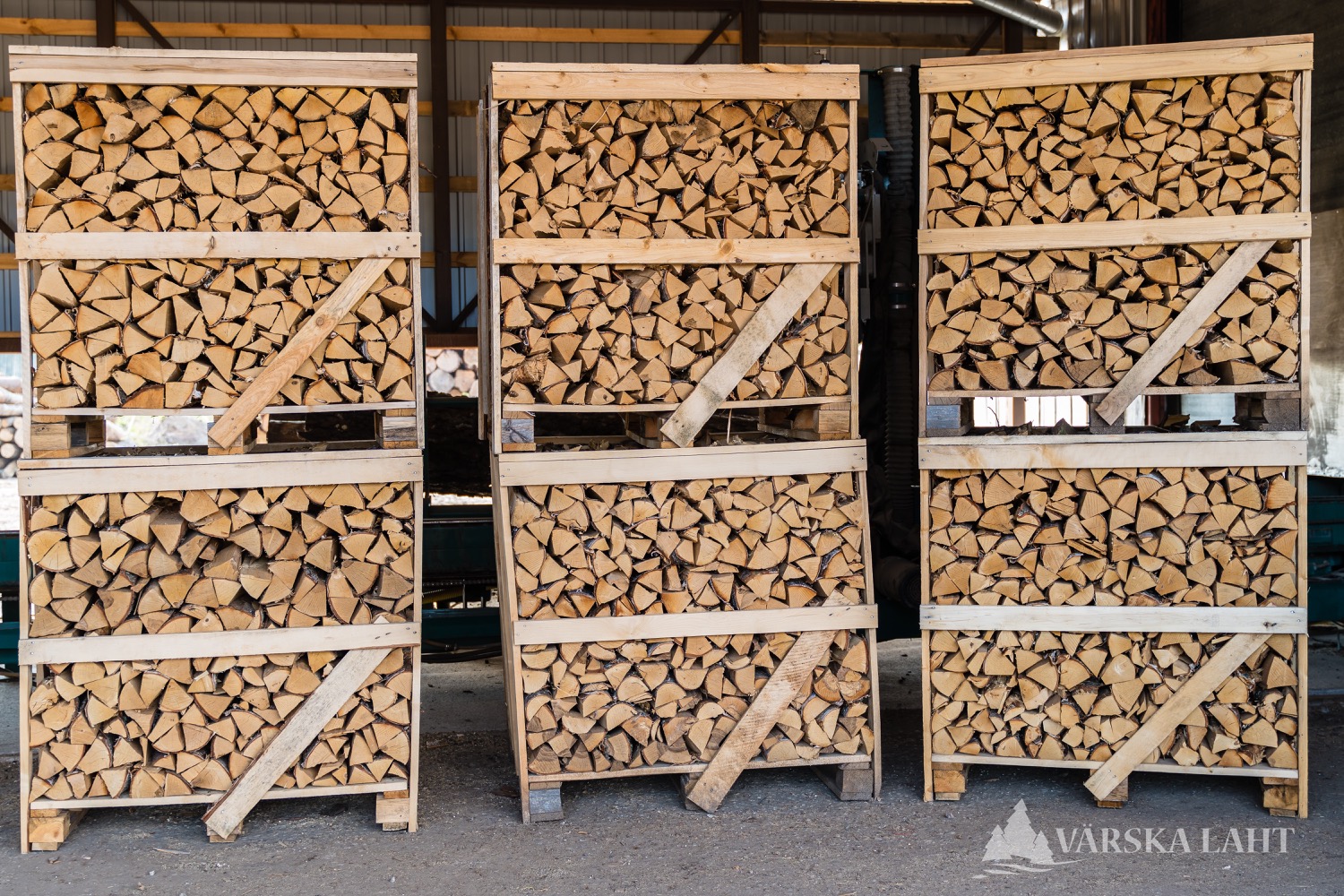 Firewood in crates 0,9 m3 / 1 m3